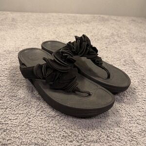 FitFlop Shoes Womens Size 9 Black Flower‎ Flip Flop Sandals Suede Ruffles Thong